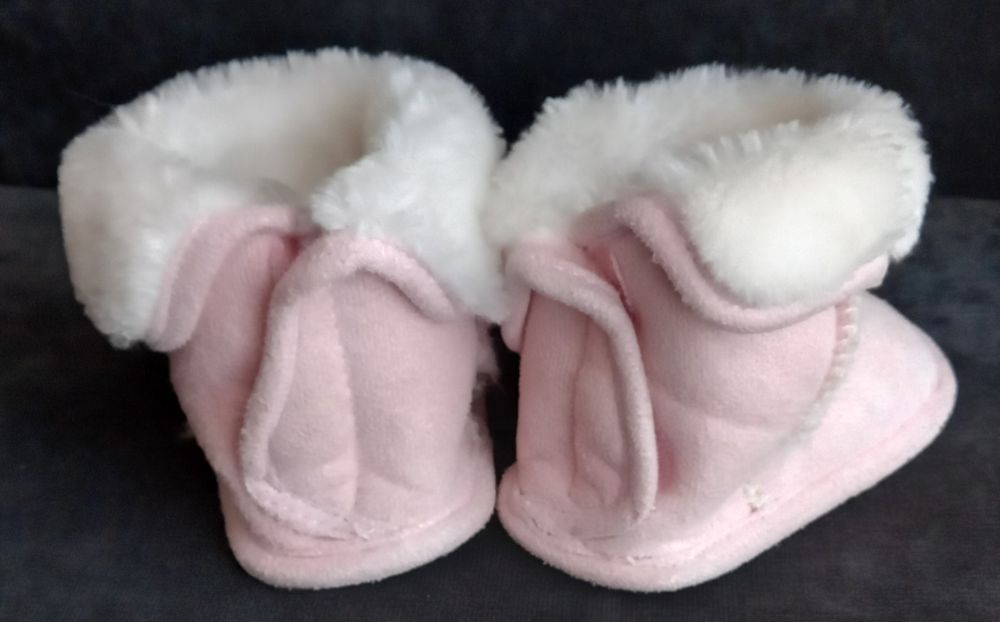 Botas peludas menina da H&M