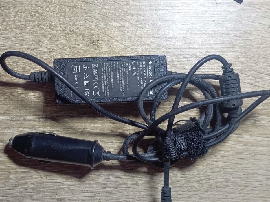 Samochodowa ładowarka  do laptopa  40W-chk002