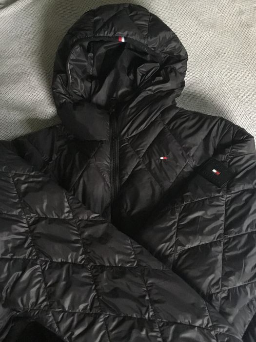 Blusão Tommy Hilfiger novo
