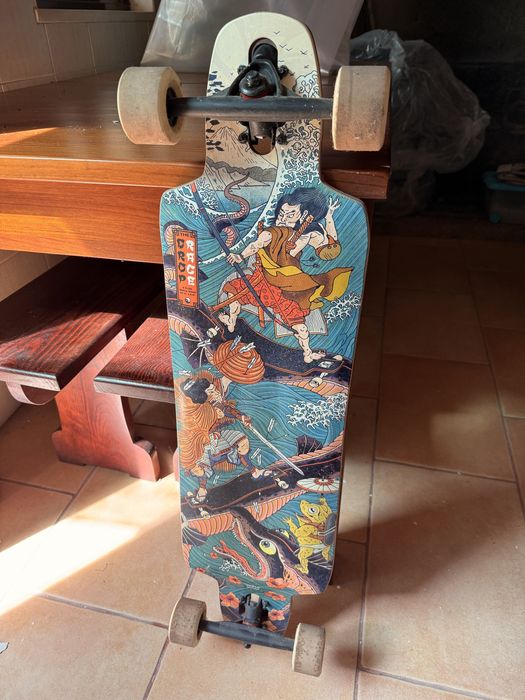 Longboard Oxelo Drop Race – Estilo Japonês (Estável e Rápida)