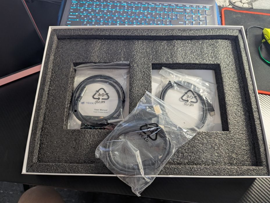 Портативний монітор Veout 16"