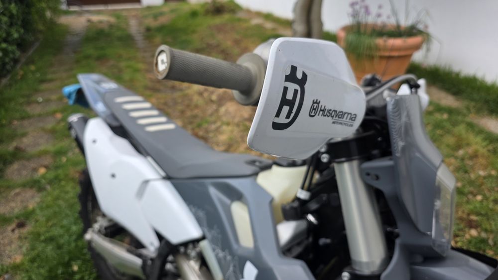 Husqvarna TE 300 PRO 2024 [NOVA - 7 HORAS]