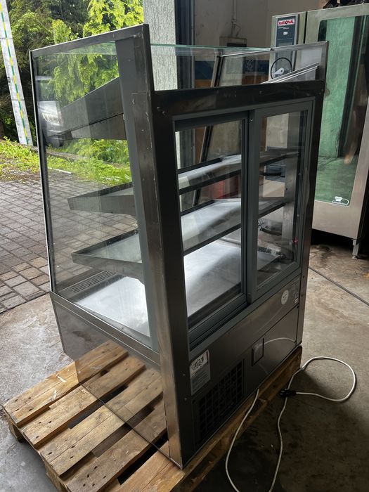 Witryna chłodnicza szklana. Lada gastronomiczna 75cm