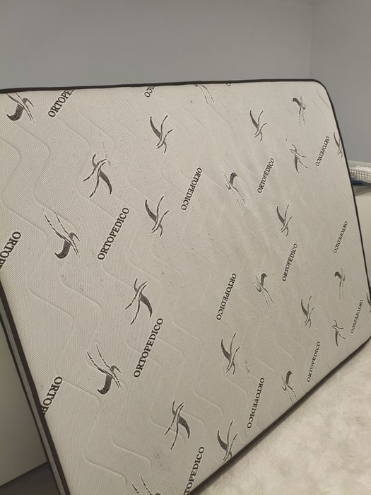 Vendo colchão de cama casal
