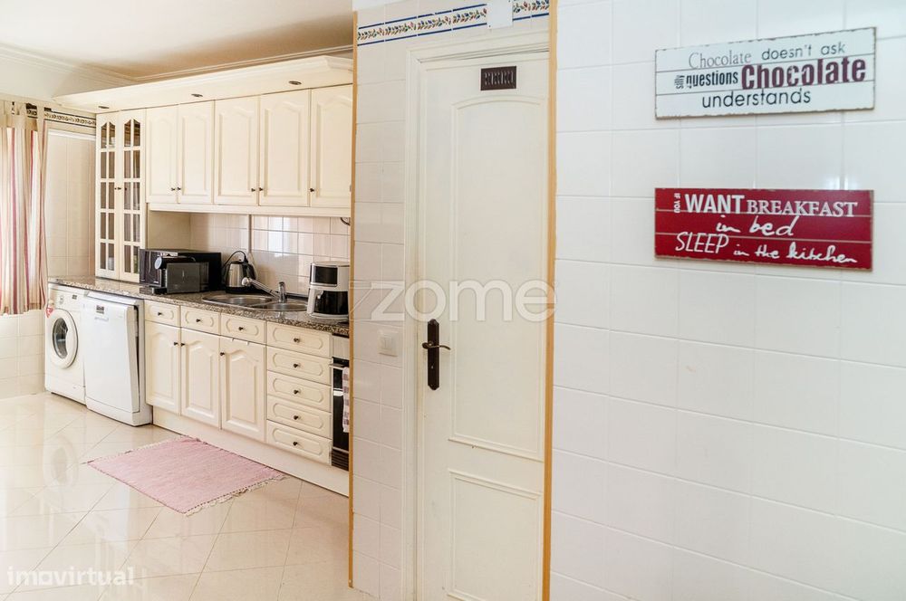 Apartamento T3 com Lareira, Parqueamento e Arrecadação – Santa Mar...