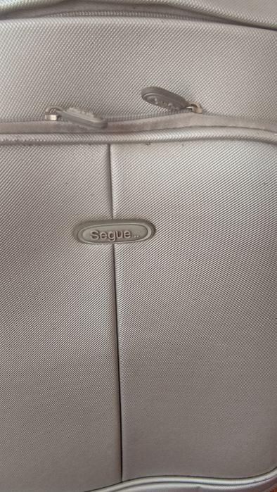 Conjunto de mala trolley e saco de viagem Segue