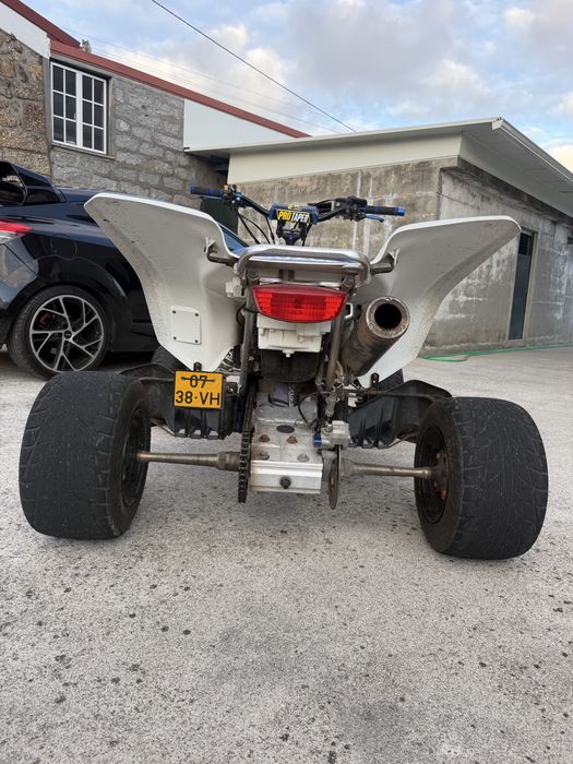 Suzuki LTZ 400.