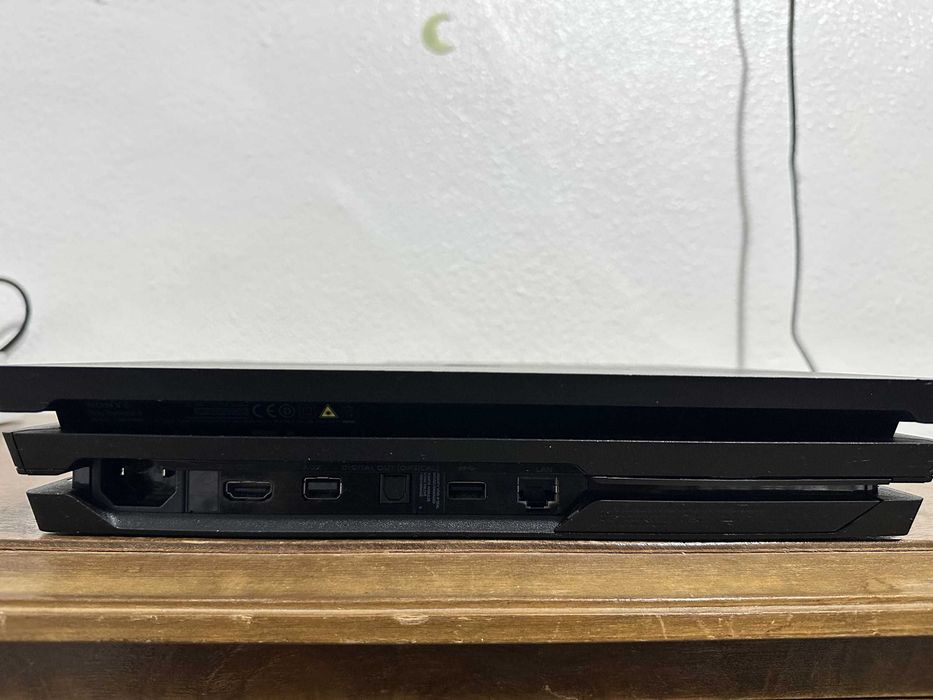 PS4 Pro & Comando