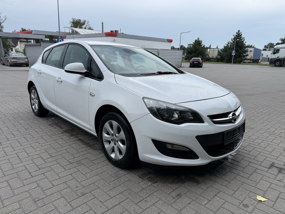 Opel Astra J 1.4 100 koni 2015r Lift