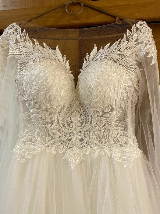 Продам весільну сукню