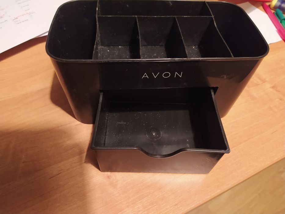 Organizer z Avon na kosmetyki