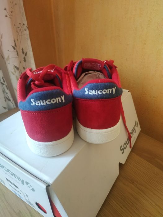 продам  кросівки saucony