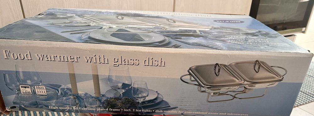 Food warmer with glass dish