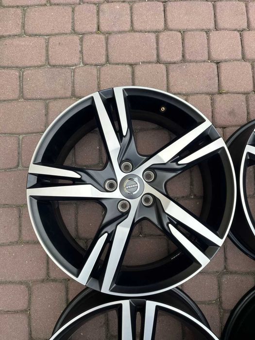 Oryginalne alufelgi Volvo 5x108 19 XC60 XC40 V90 V60 FV 23%
