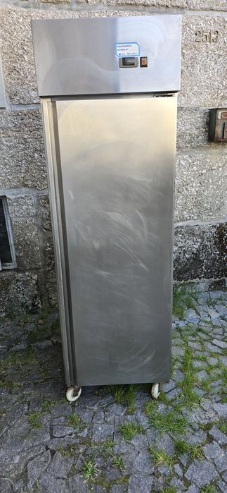 Arca frigorifica industrial em inox. 1,90 x 80 x 60 (A X P X L)