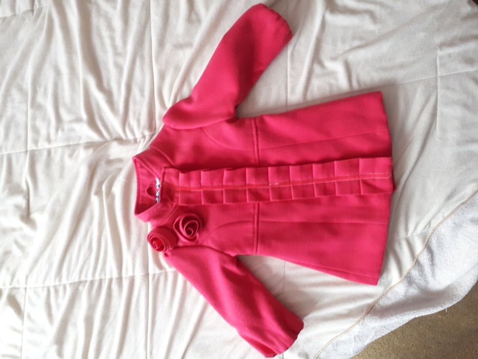 Продам пальто на девочку