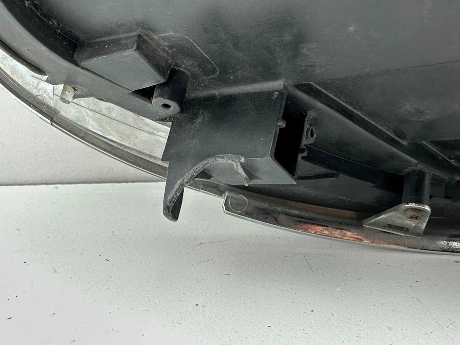 Ótica / Farol Esquerdo - Alfa Romeo Mito