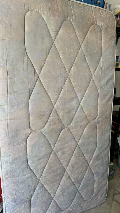 Colchoes —solteiro 30€/ Casal 50€