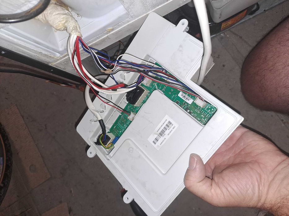 Lodówka HOTPOINT Ariston EBQH20243F No Frost