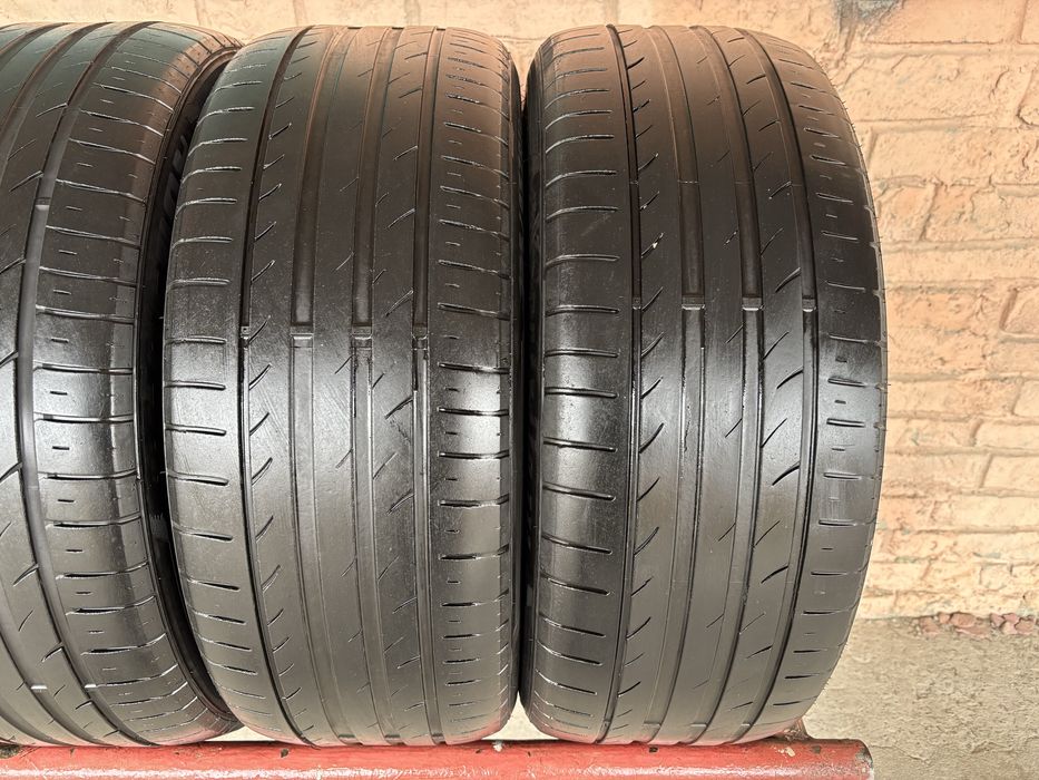 Комплект літніх шин 235/45R19