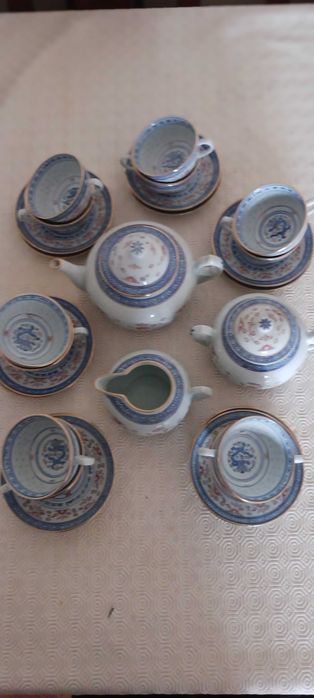 Serviço de Porcelana Chinesa "Bago de Arroz" - 122 peças