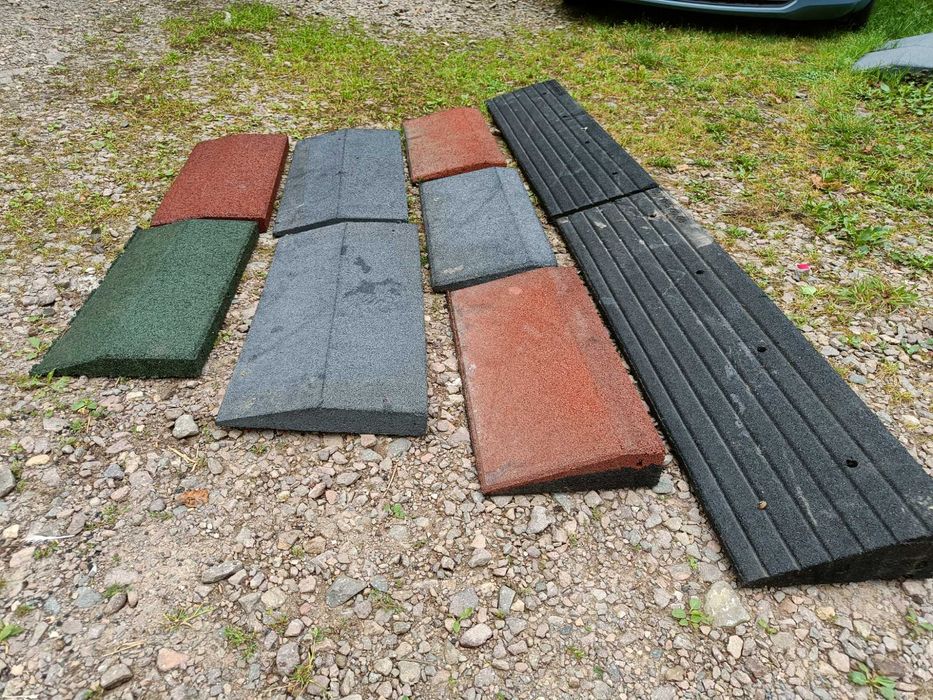 Płyty gumowe NOWE  50x25x4 cm Progi , ograniczniki.obrzeża.puzzle
