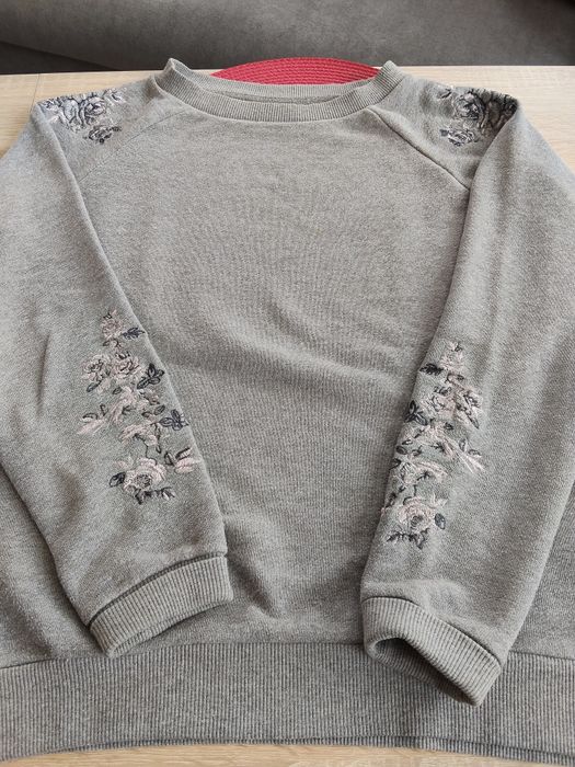 Bluza damska z haftem