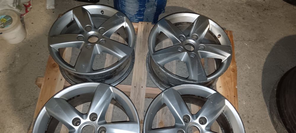 Продам диски 5х130 R17 ET50 с зимней резиной Dunlop 235/65 r17