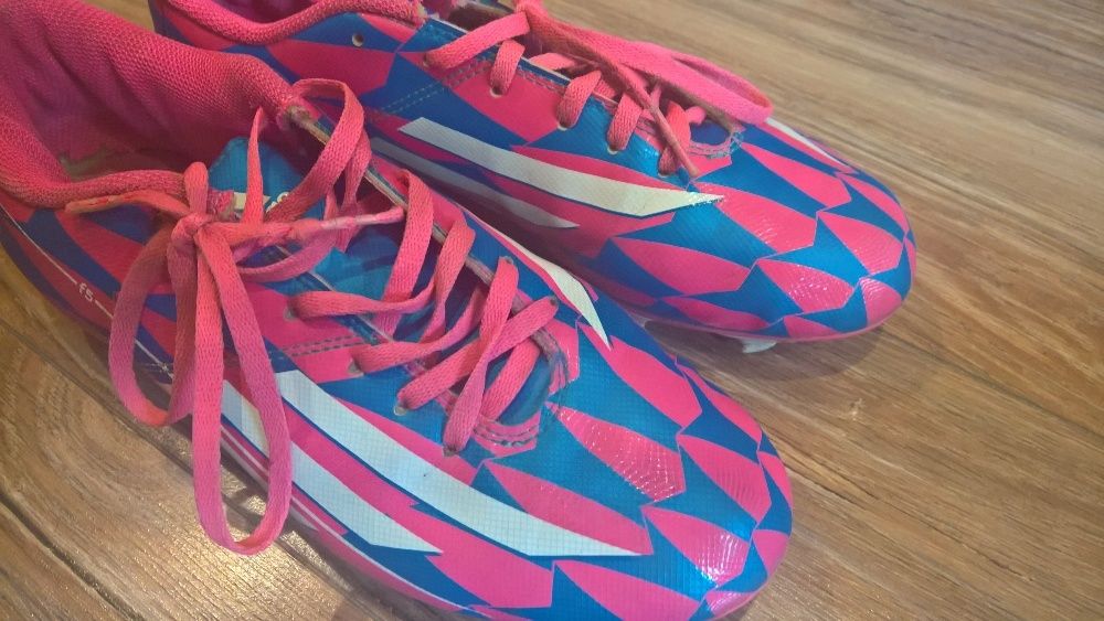 UŻYWANE w idealnym stanie buty piłkarskie ADDIDAS