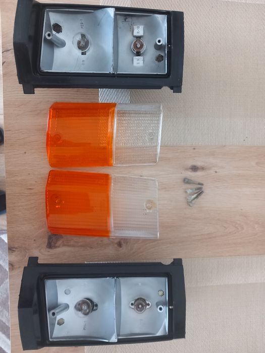 Kierunkowskazy pozycjokierunki fiat 125p  komplet