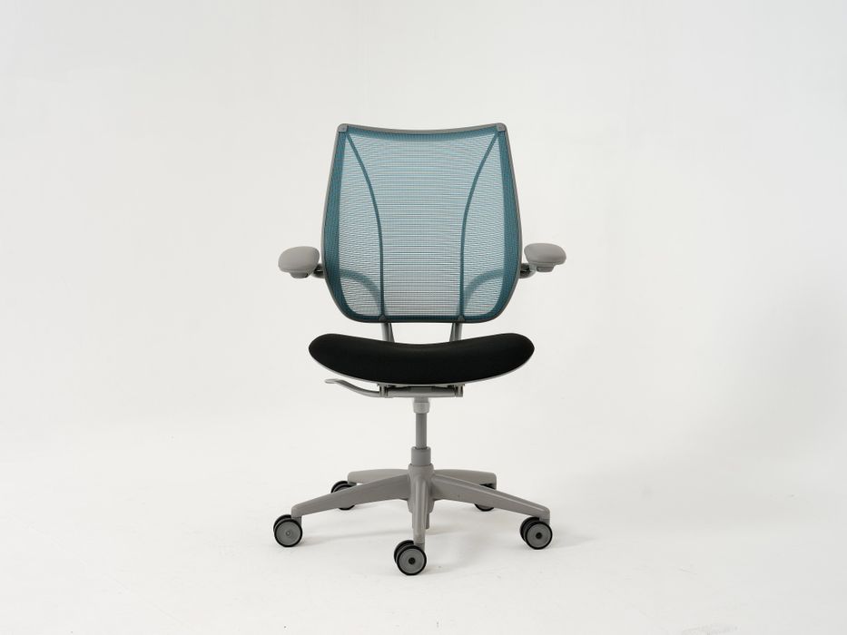 Cadeira operativa Humanscale modelo Liberty