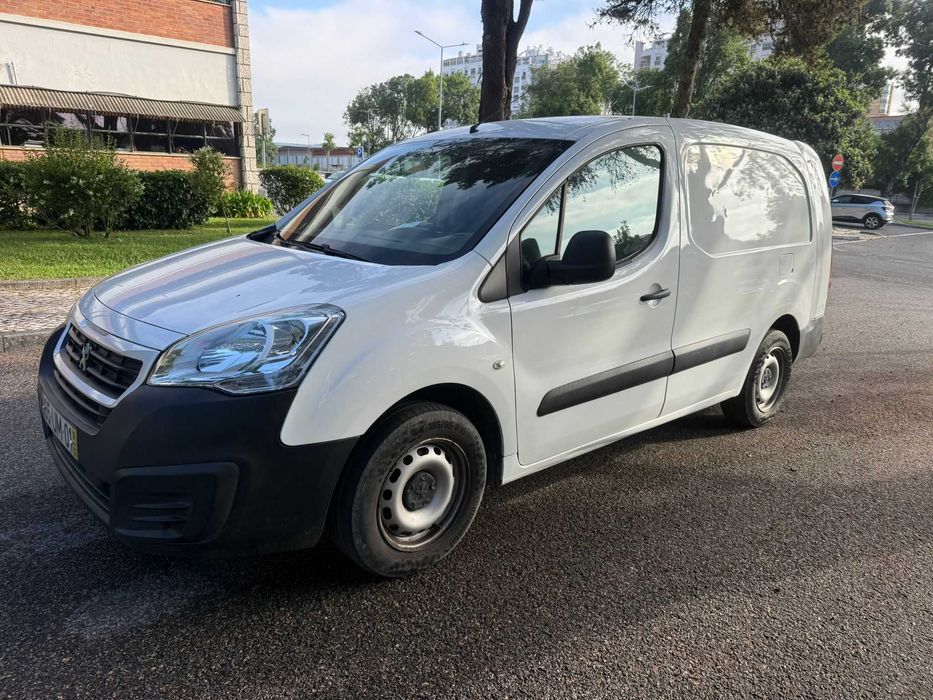 Peugeot Partner2018 longa (L2) – 3 Lugares classe 1