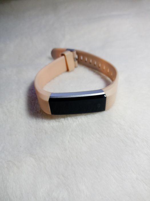 Лот фітнес-браслетів.