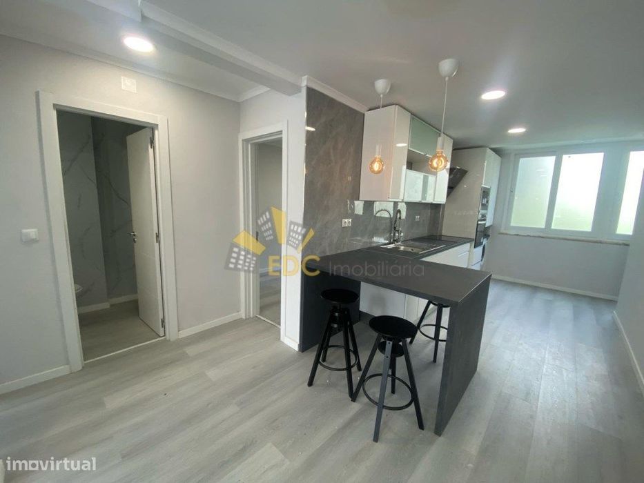 Apartamento T2 Totalmente Remodelado em zona Premium de Benfica | A...