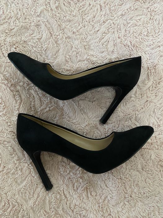 Sapatos Stradivarius pretos tamanho 37