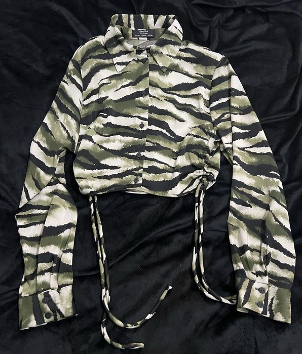 Camisa curta Bershka