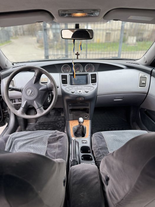 Nissan primera p12
