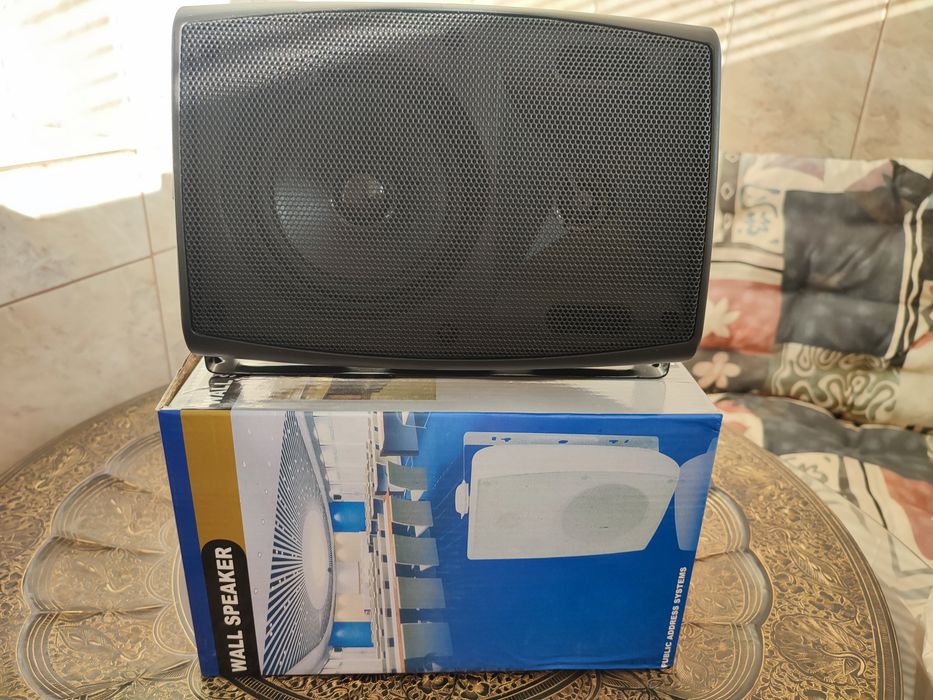 Усилитель звука 40w с двумя колонками по 20 w