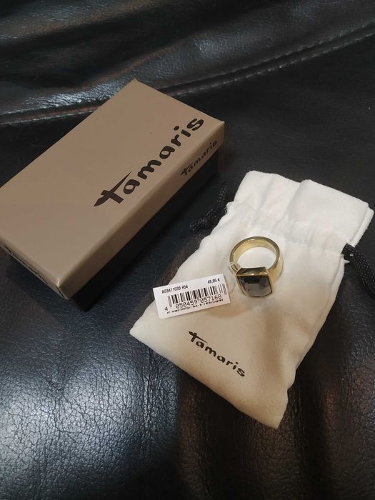 Кольцо новое Tamaris с камнем