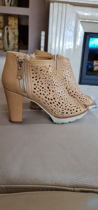 Botki wiosna kolor camel