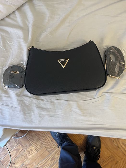 Uma bolsa da Guess nova