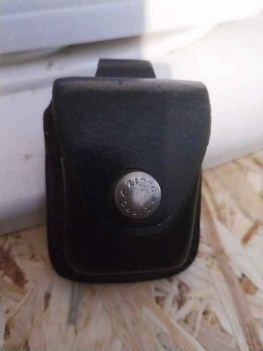 Isqueiro Zippo genuíno e bolsa em cabedal