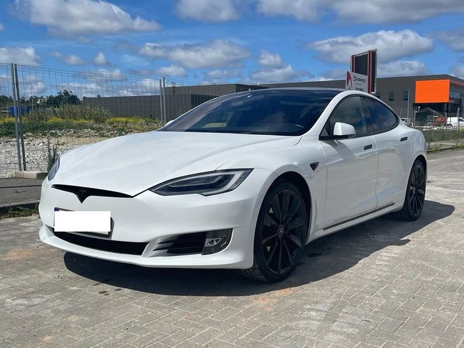 Tesla Model S Long Range