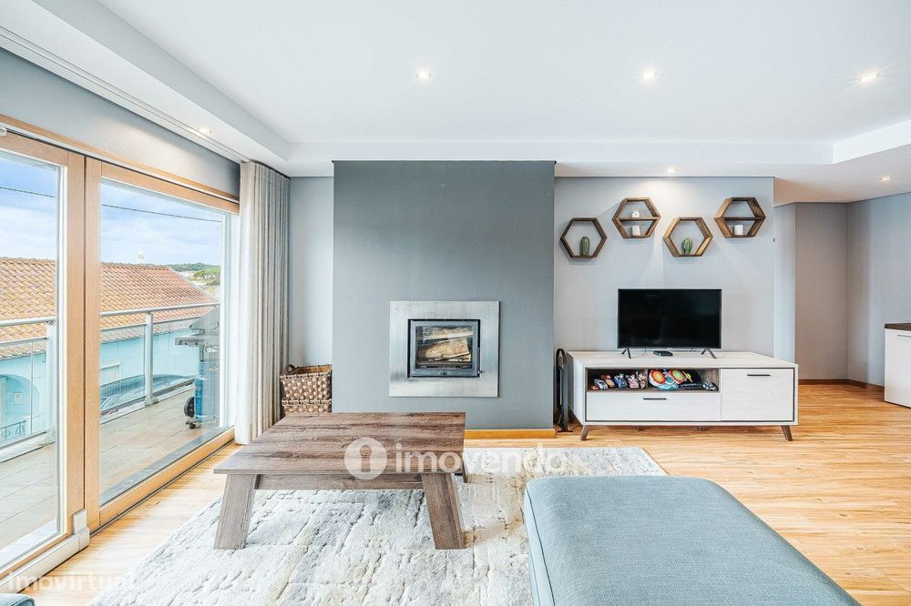 Apartamento T2 moderno, com garagem e varanda, no Milharado