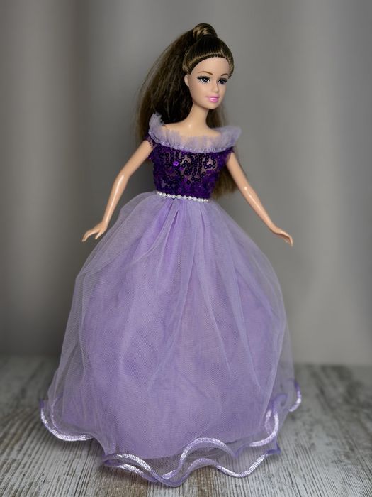 Сукні для ляльки Барбі