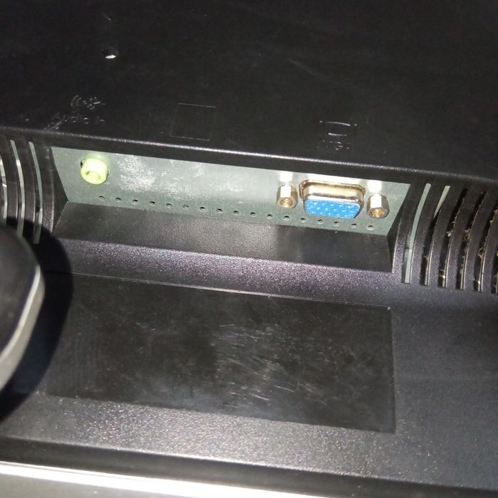Monitor HP w 2007v