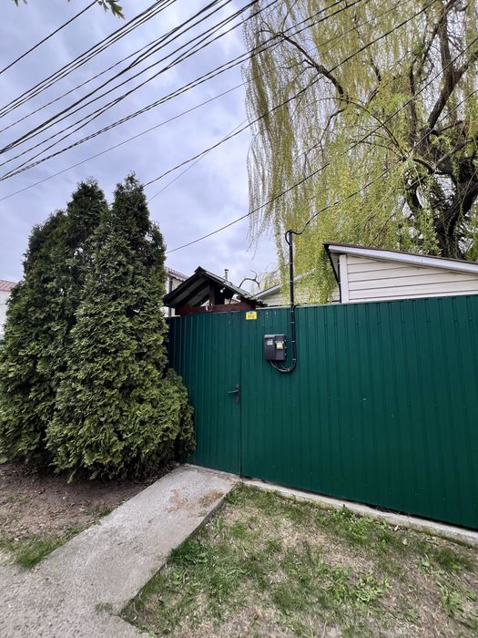 ЧУДОВИЙ  будинок вихід  на Дніпро з  ГАРАЖЕМ на 2 човни ПРИЧАЛ 23000$