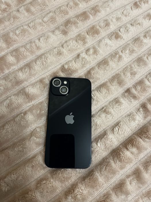 Продам iPhone 13 темно синього кольору 128 gb