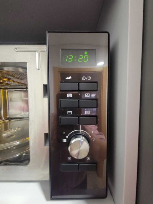 Micro-ondas Qilive com Grill e Porta Espelhada (Como Novo)