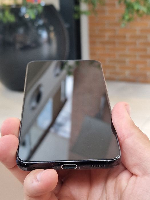 Samsung S22 8/128 GB w bardzo dobrym stanie